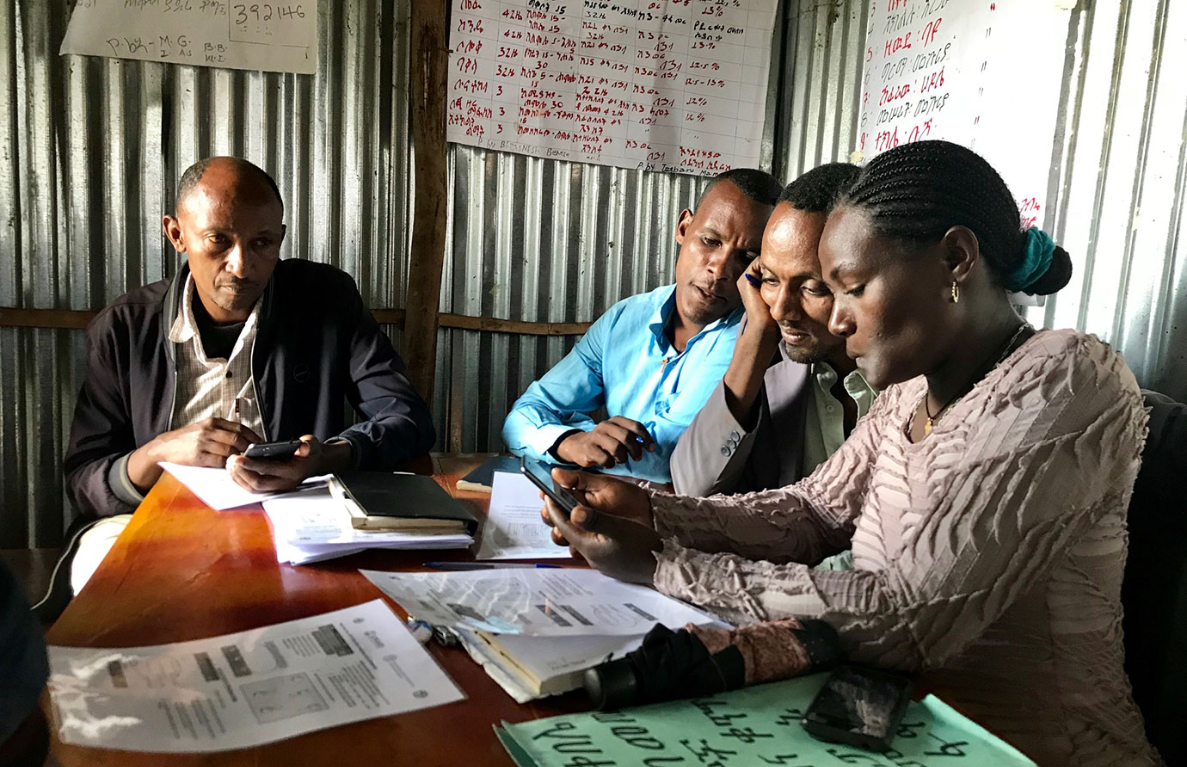 Putting the Voluntary Guidelines on Tenure into Practice: A Learning Guide for Civil Society Organizations